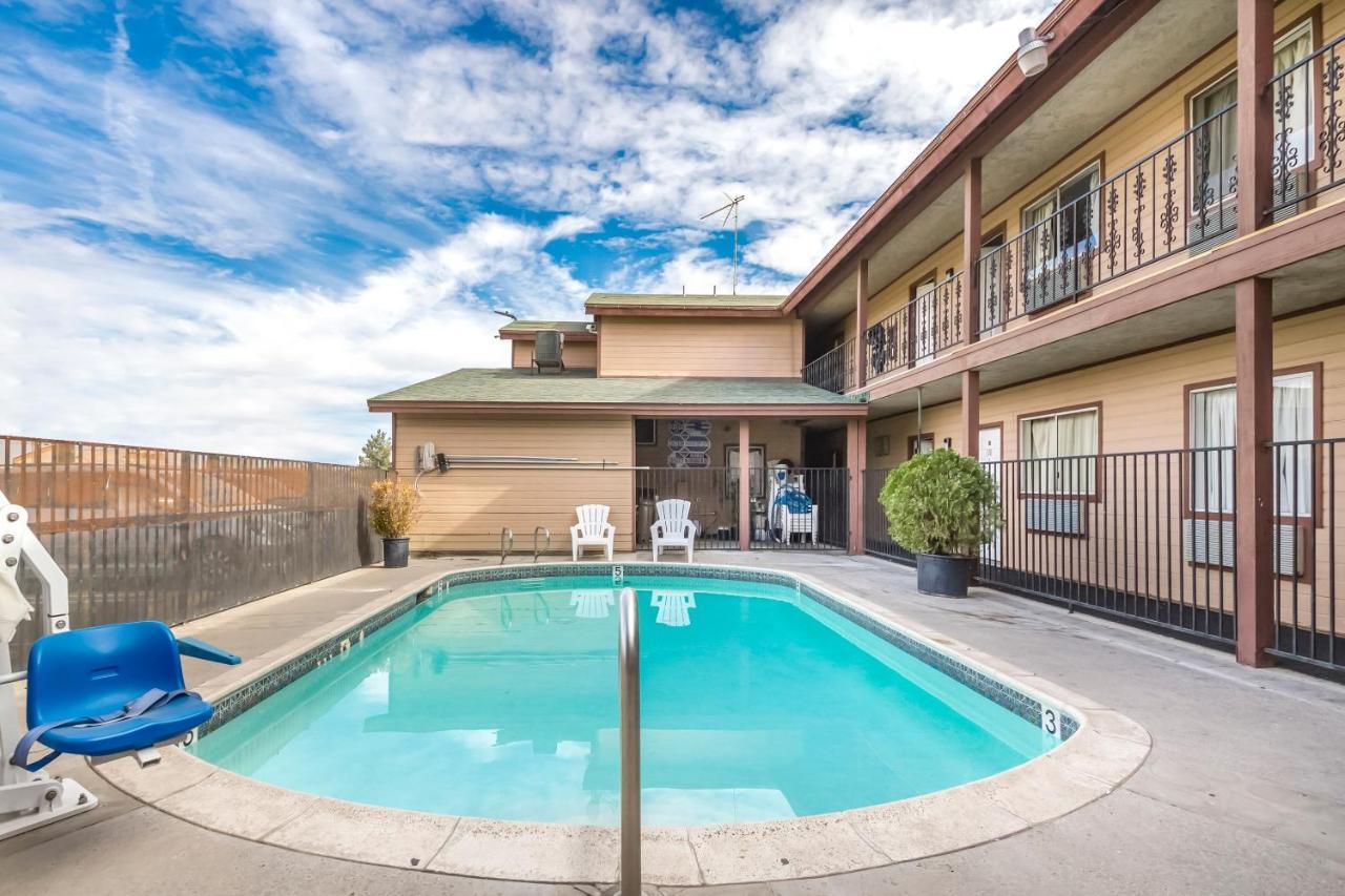 Quality Inn Victorville - Hesperia I-15 Kültér fotó